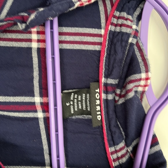 Torrid 3 Long Sleeve Checkered Shirt - Picture 2 of 3
